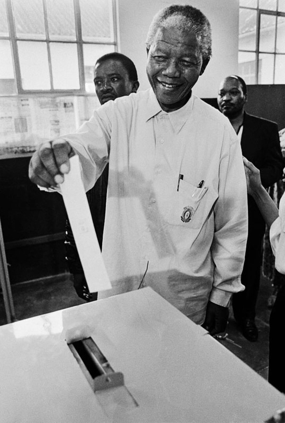Nelson Mandela casts his vote in 1994